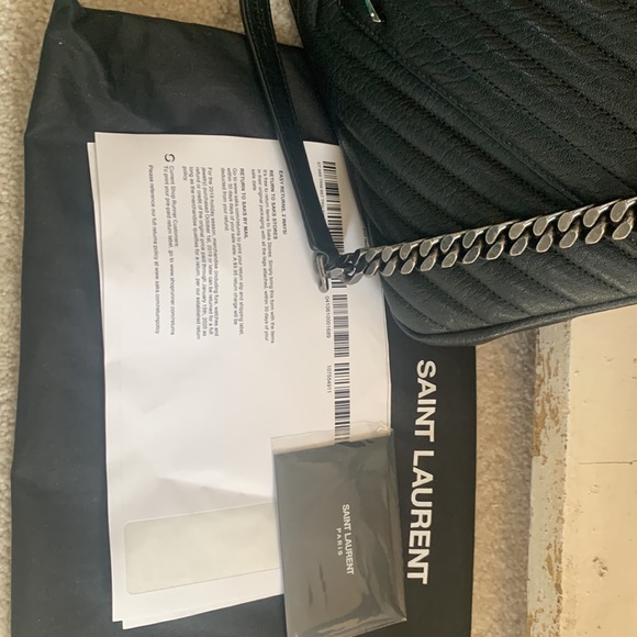 College large YSL ♥️Authenticity Card included♥️ - Picture 5 of 17